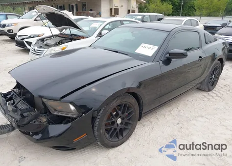 2014 Ford Mustang V6 z USA, uszkodzony, nr VIN 1ZVBP8AM4E5210029